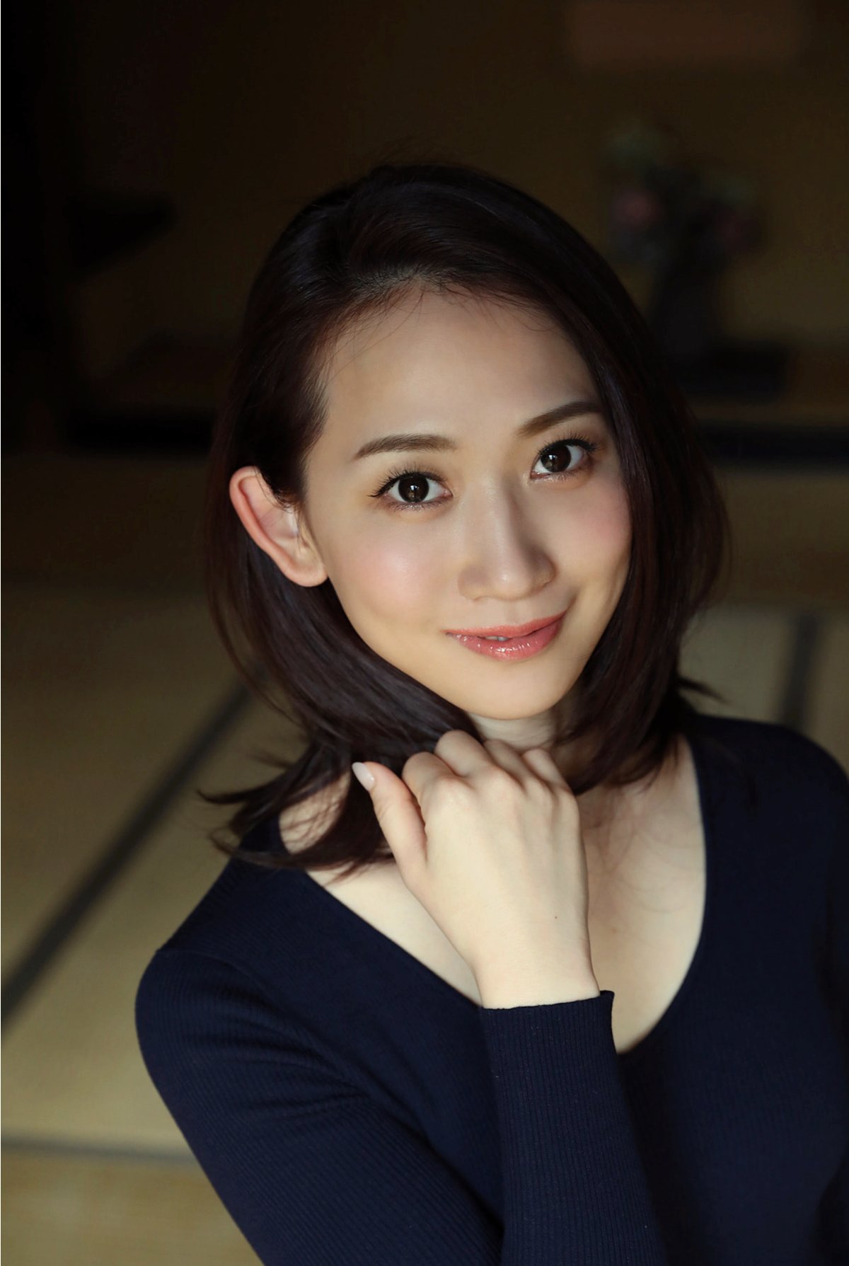 JP Mito Kana 水戸かな – 花を愛でる人