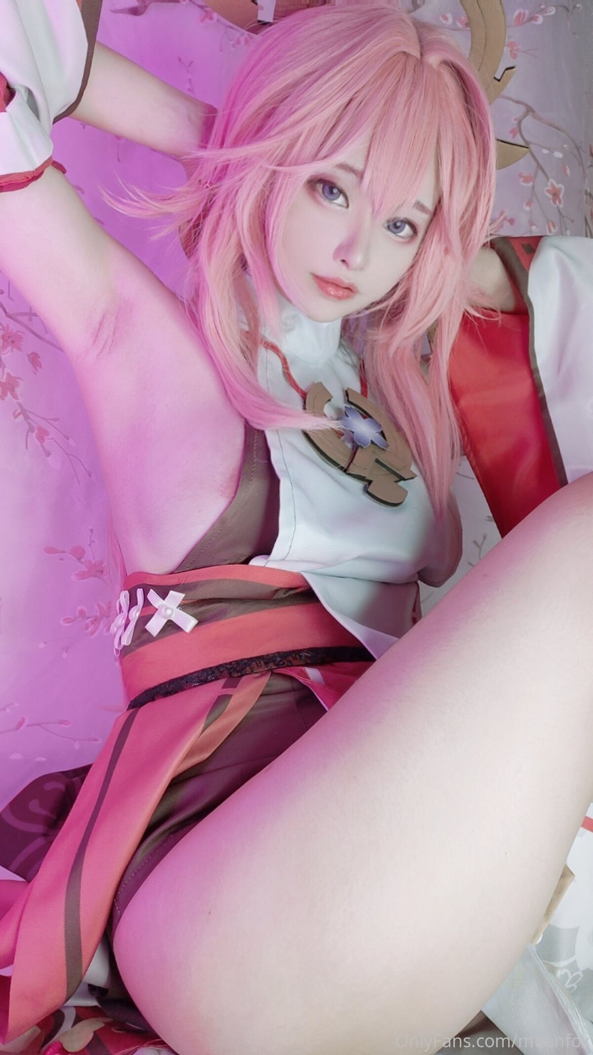 Coser@MeenFox – Genshin Impact And 八重巫女And五郎 (29P – 1V)