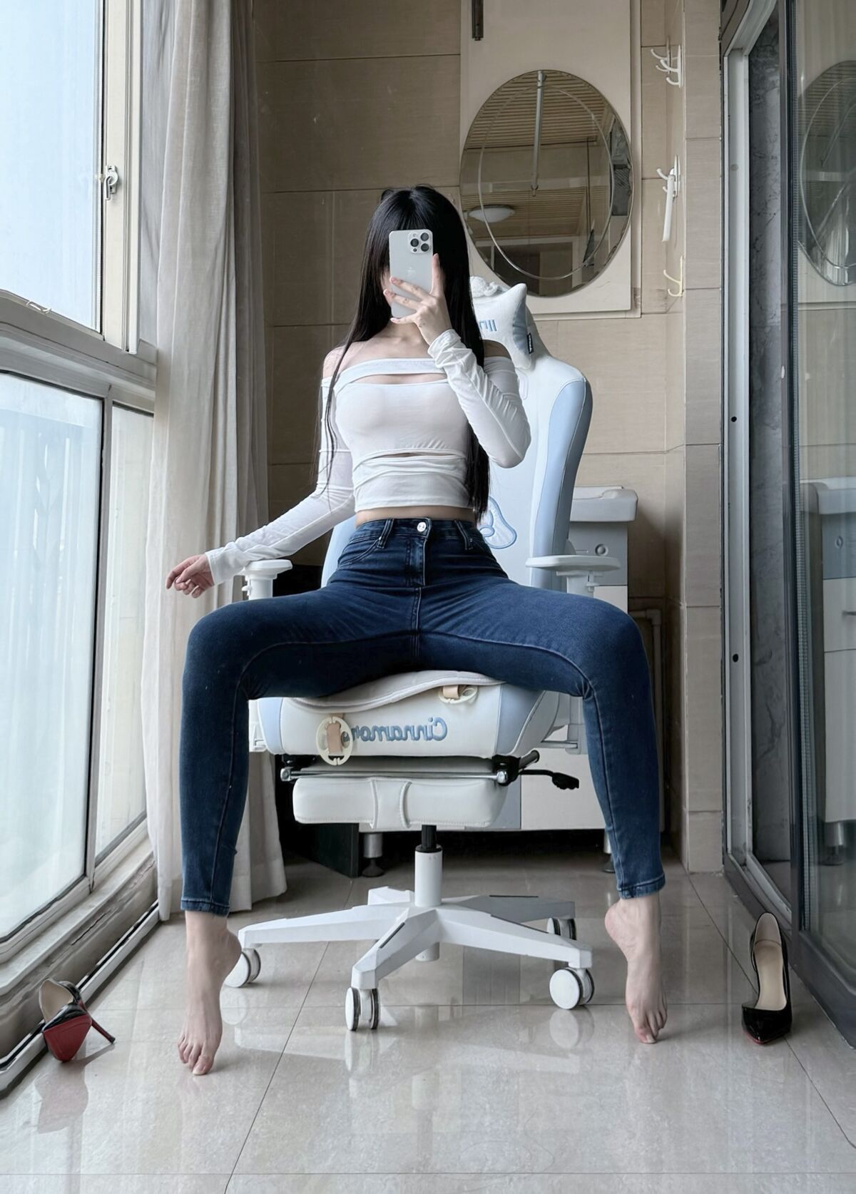 Coser@不可爱羚 – 牛仔裤 (29P – 7V)