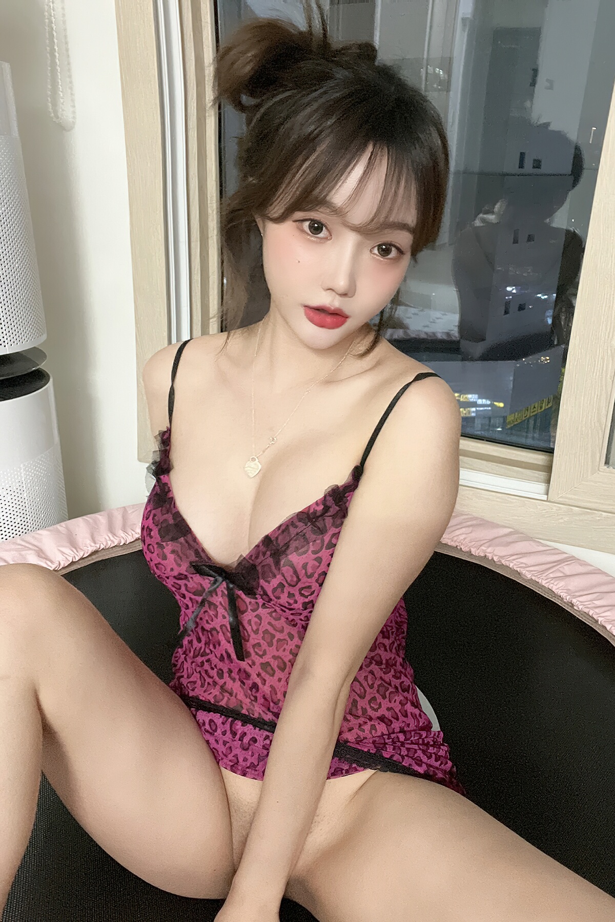 Moon Night Snap Jucy 쥬시 – On Top Of The Trampoline