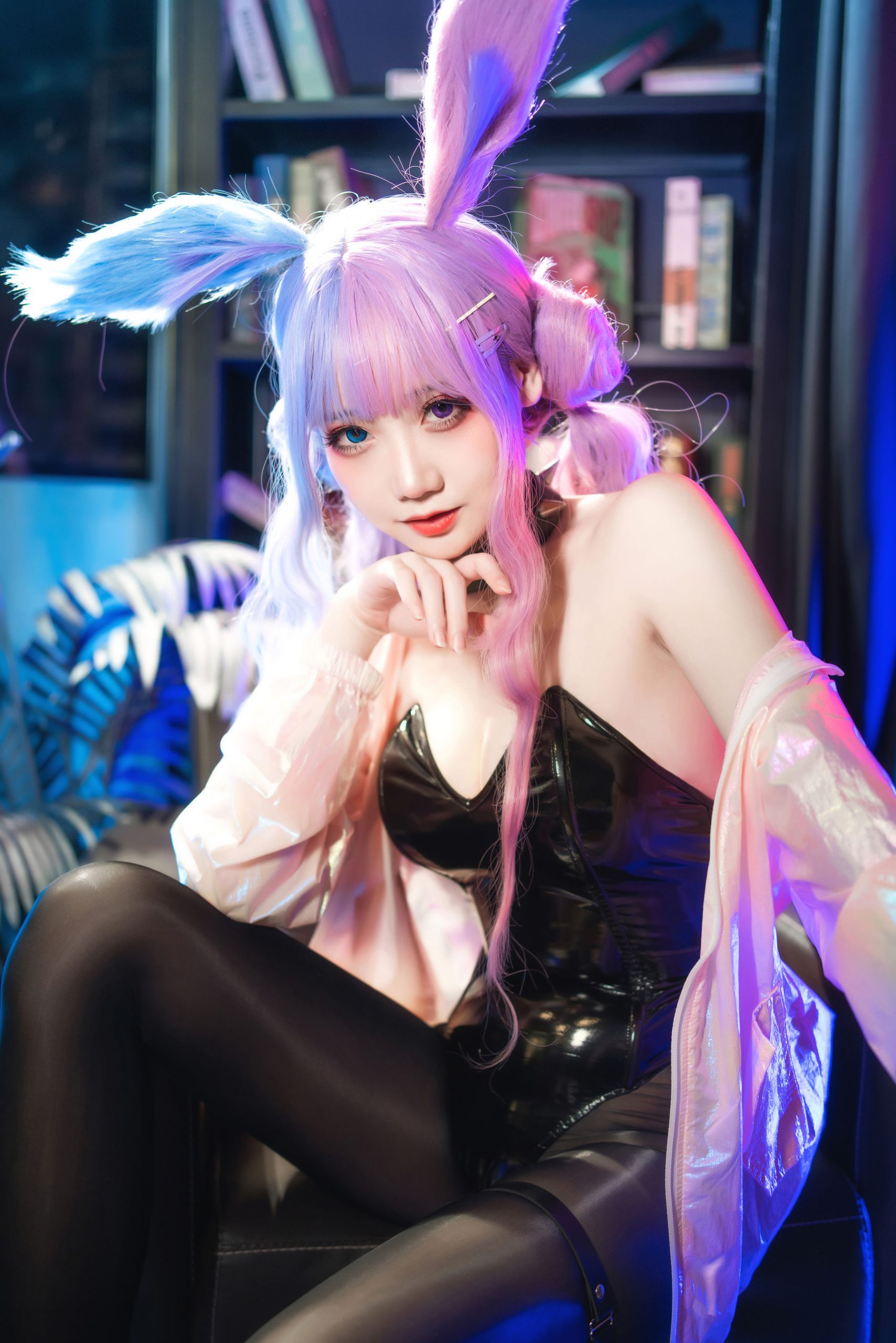 [福利COS] 焖焖碳 - 麻辣兔头X异色兔