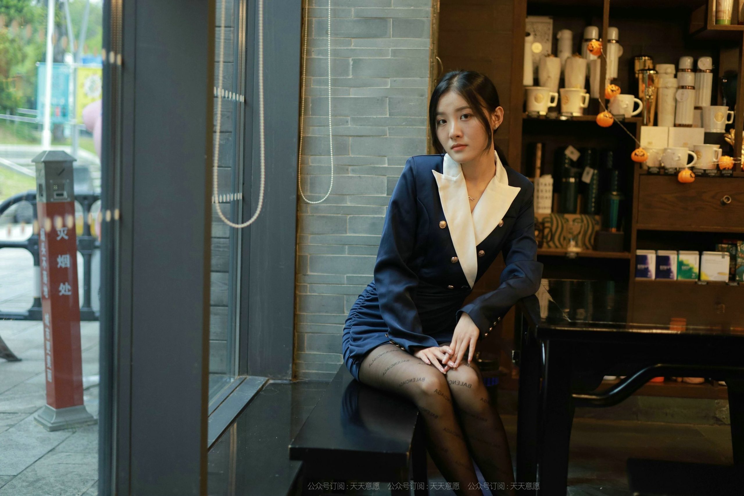 [IESS异思趣向] 模特：婉苹《OL性感包臀裙》