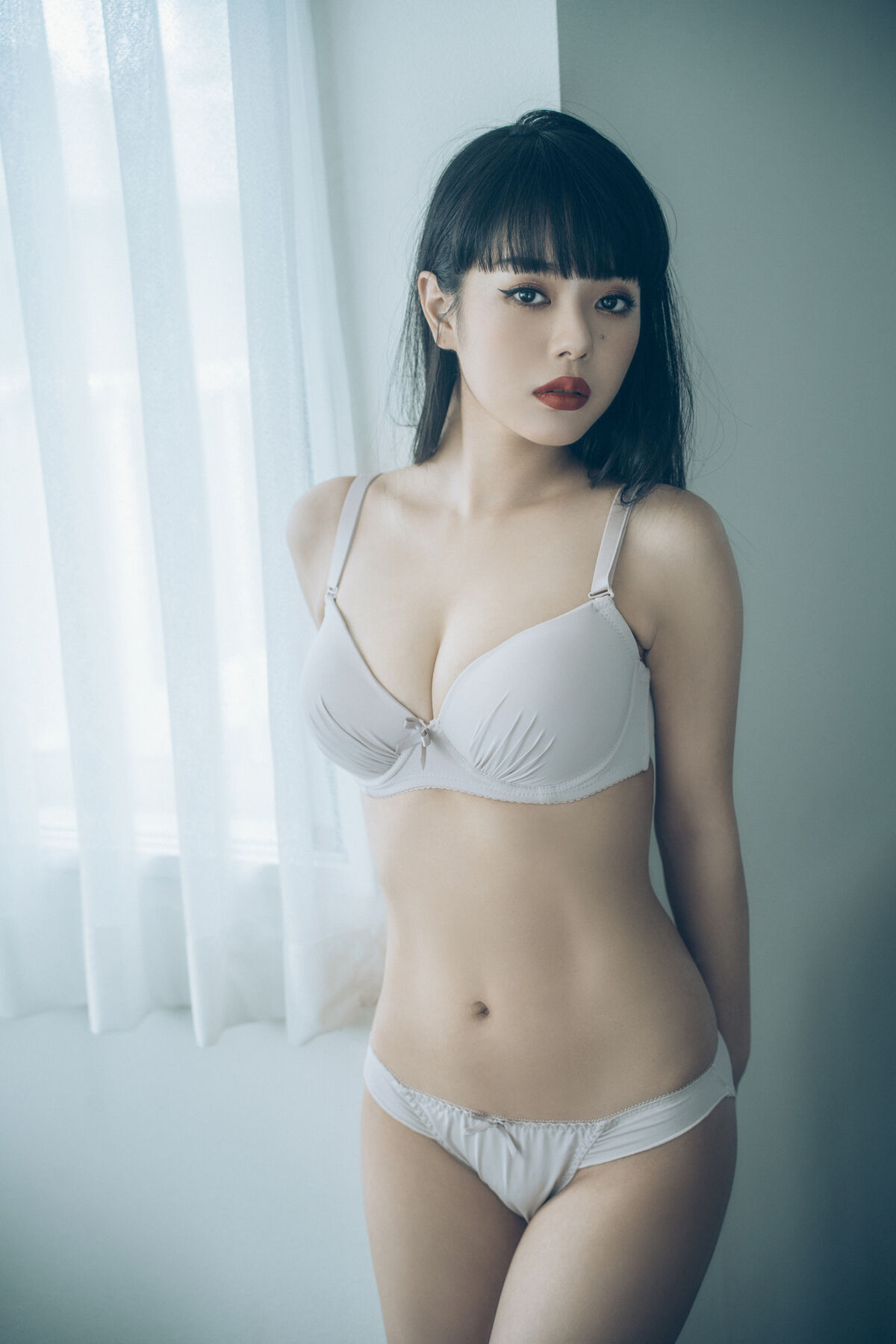 EIMI – Undergarments (88P)