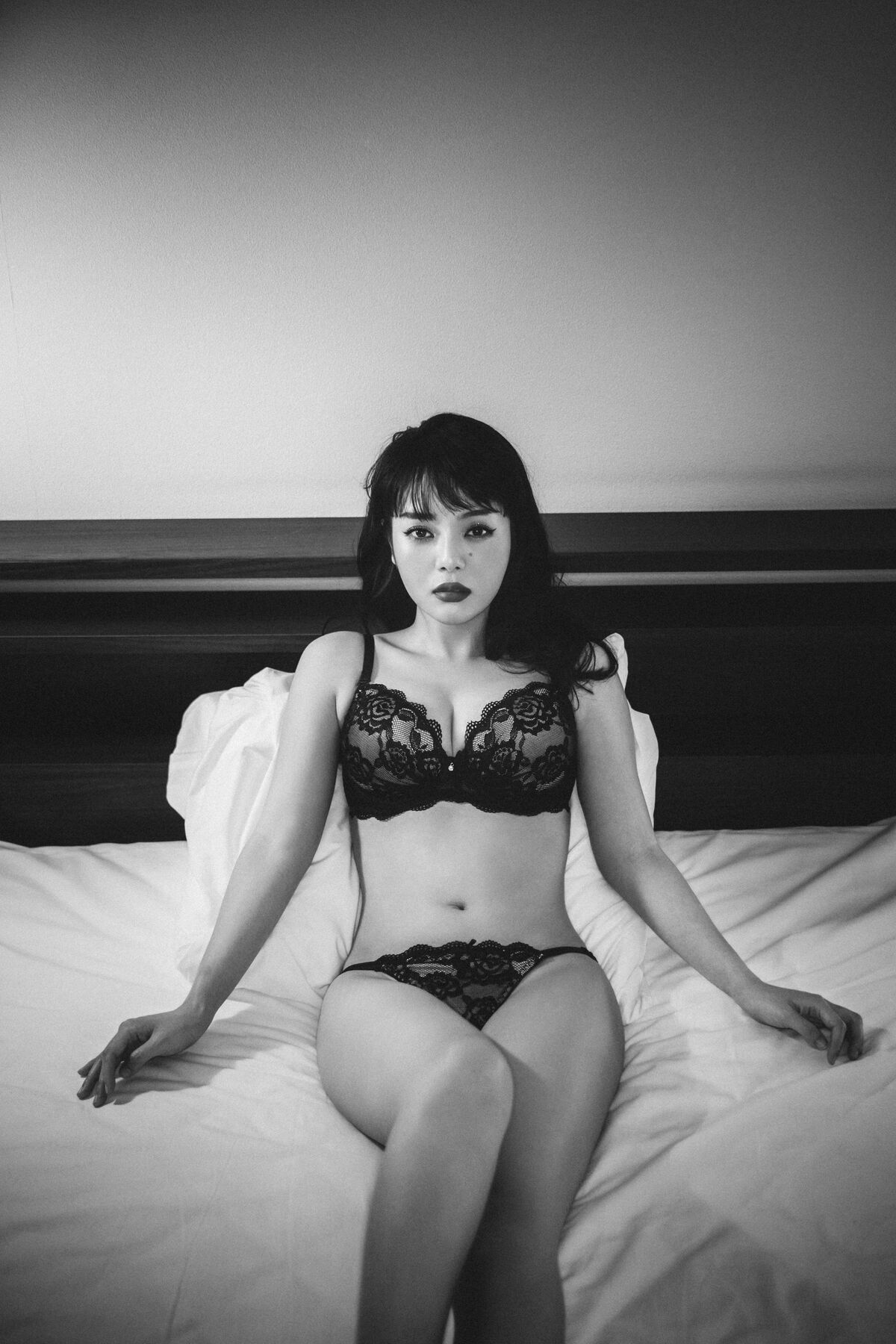 EIMI – Undergarments (88P)