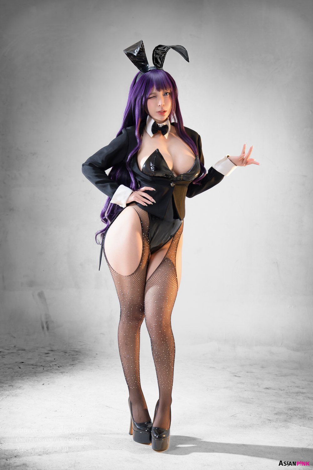 Umeko J cosplay Marin Kitagawa – Sono Bisque Doll