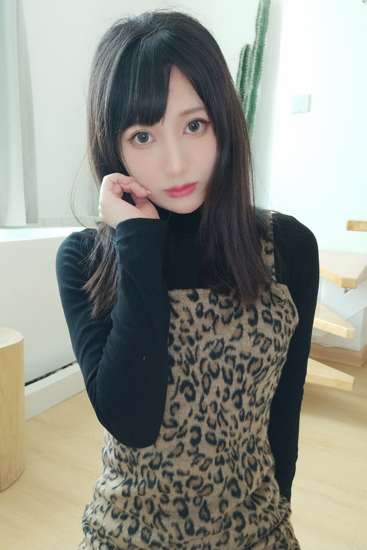 Coser@木之本果 – 豹纹常服