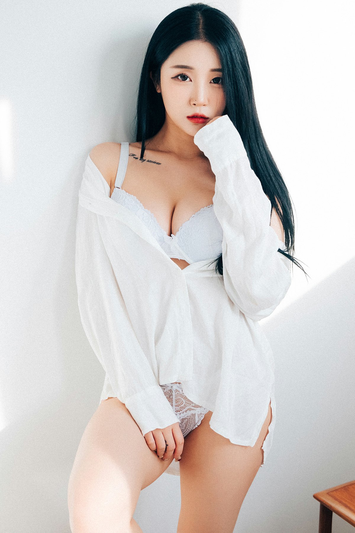 Loozy Bomi 보미 – The Undress