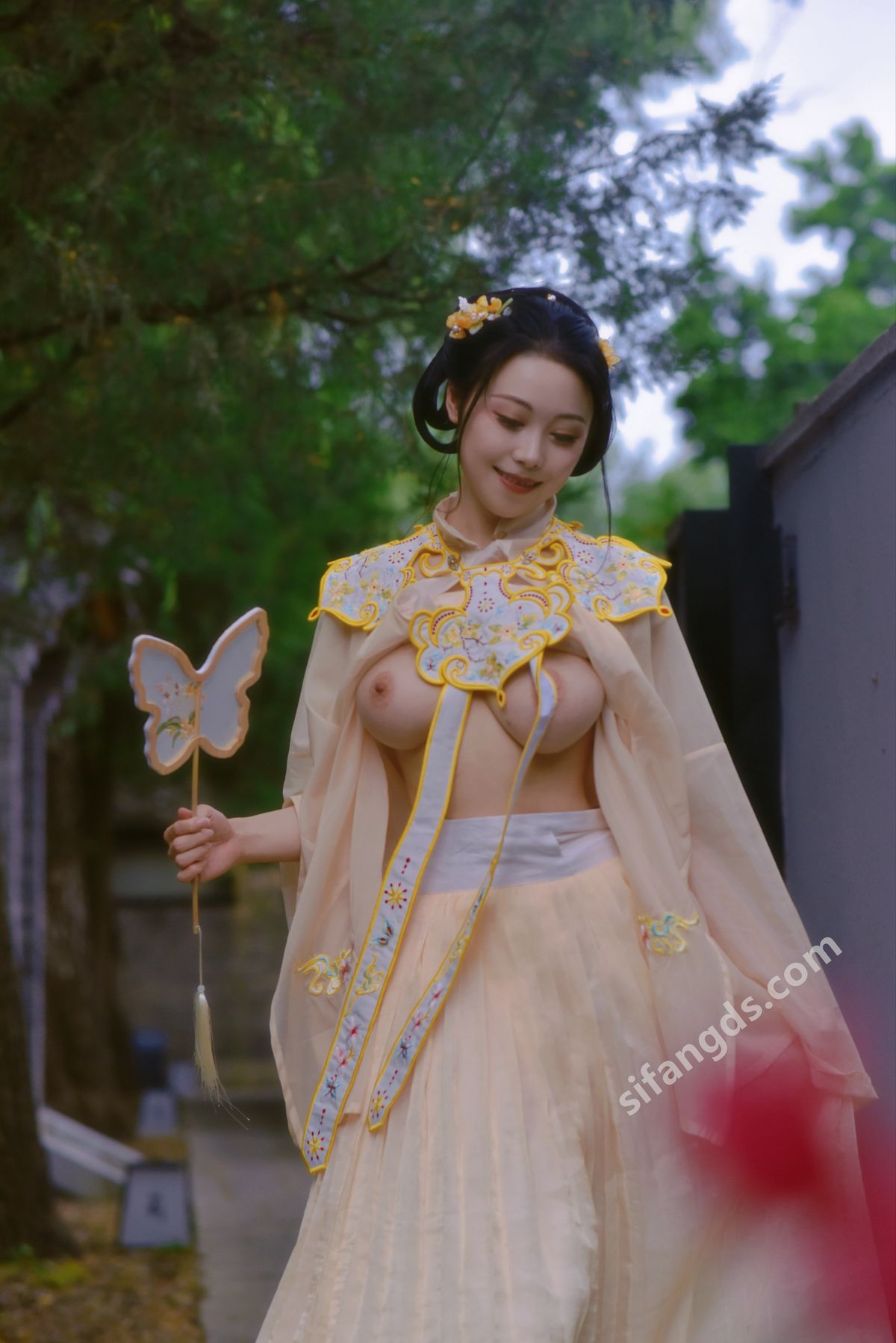 XR Uncensored Qing Miao 清妙 – R18 秀人网模特 25年新作品 浴室 And 户外 Part02 (53P)