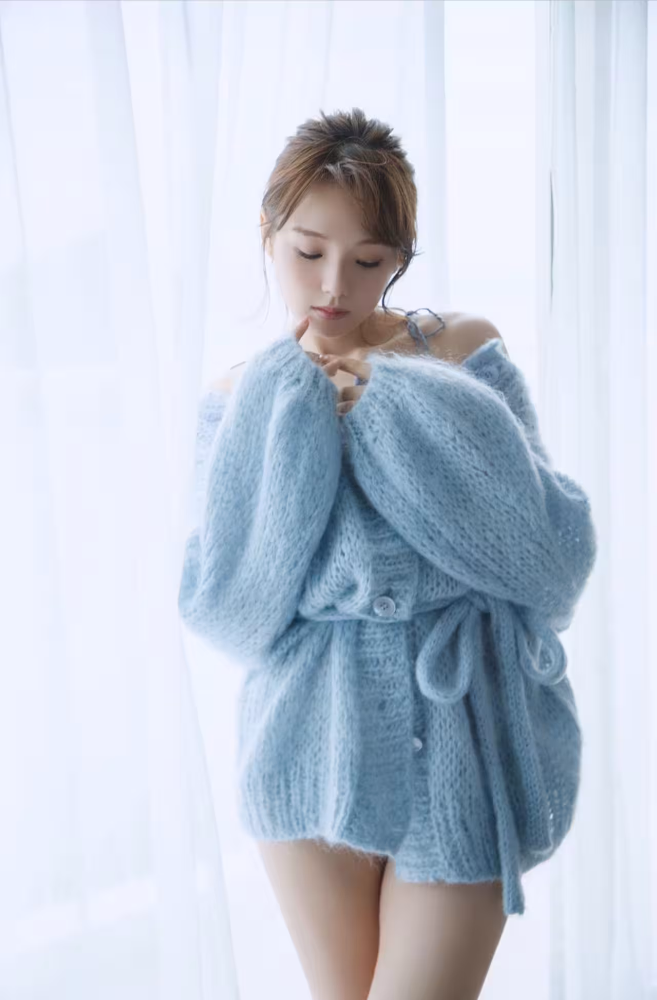(篠崎愛) 豪乳形狀太堅挺 看了血脈賁張 (15P)