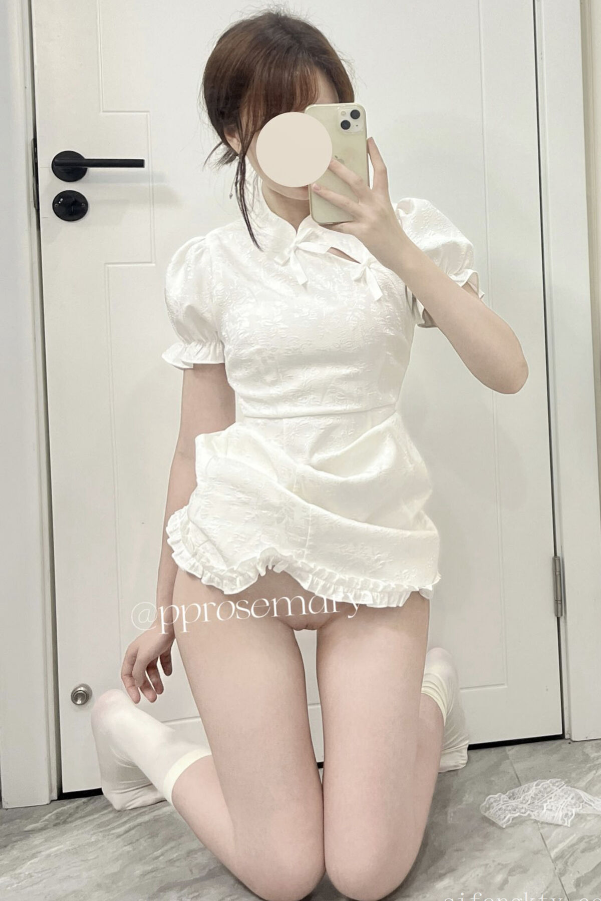 Coser@pprosemary – 白虎一线天 jk少女福利姬 Part1 (55P – 9V)