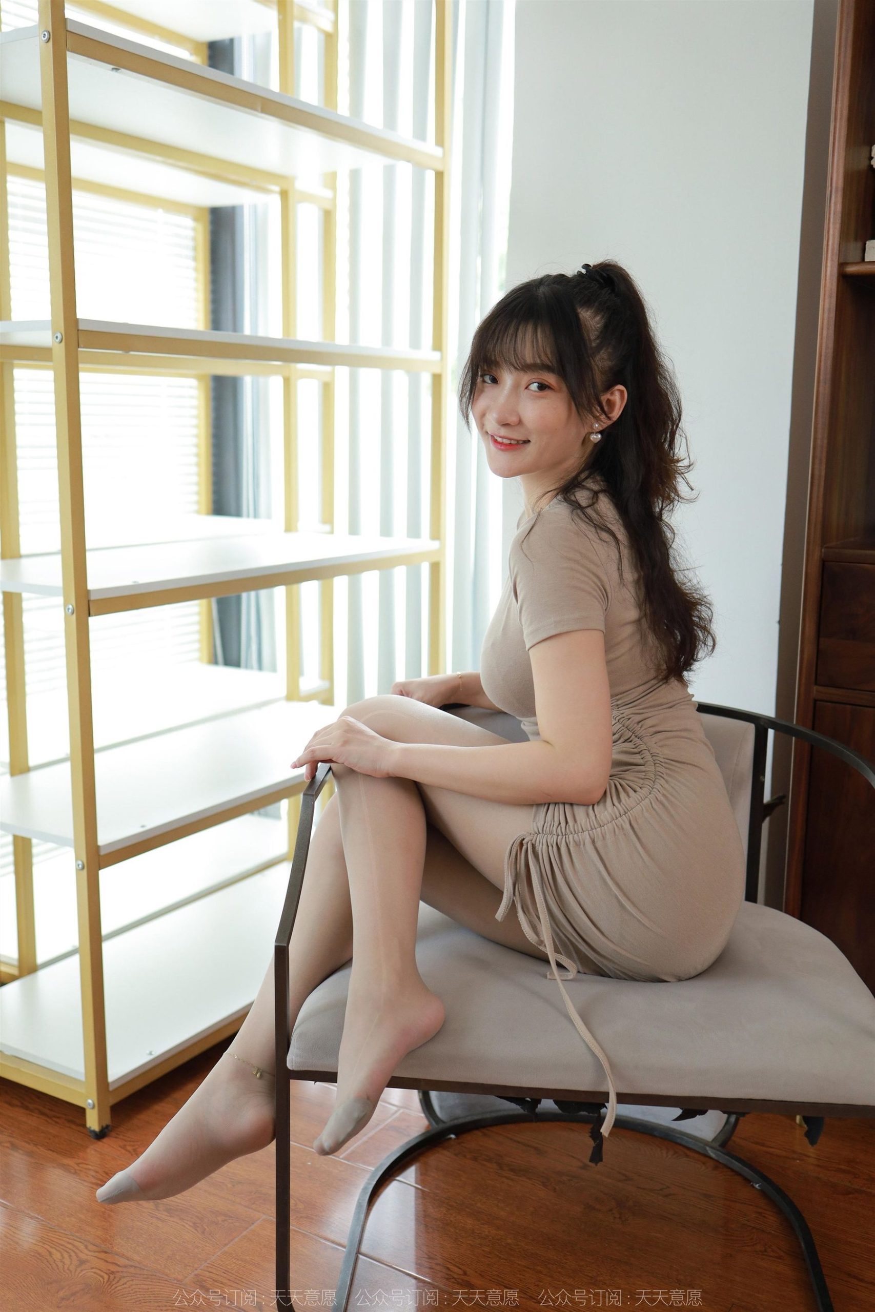 IESS异思趣向 - 模特： 秋秋 《寂寞的灰色》