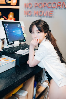 [Loozy] Son Ye-Eun (손예은) – Ticket Girl