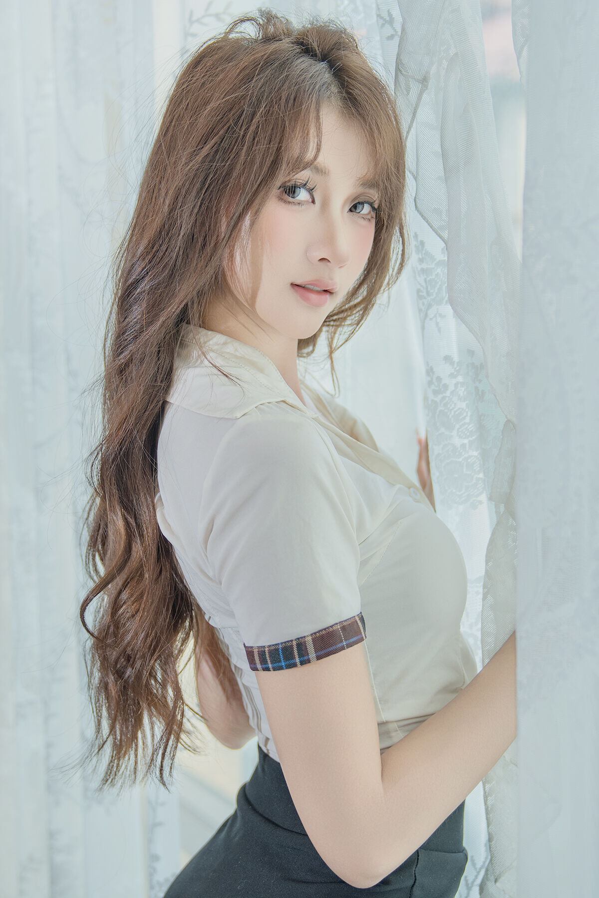YiTuYu艺图语 Vol.8098 晓文 (32P)