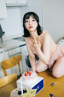 [Loozy] Son Ye-Eun (손예은) – Happy Birthday (+S.Ver)