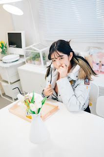 [Loozy] Sonson (손손) – Nude Apron
