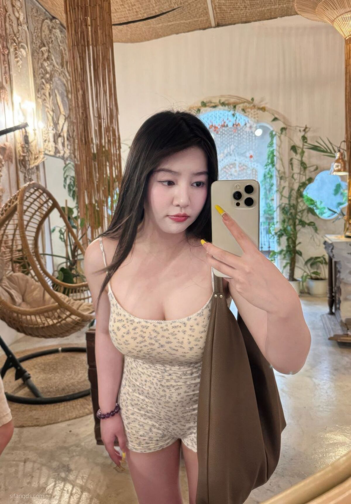 Sha Le Mei Xiao Cang Lao Shi 莎乐美小苍老师 – 网红外围 最新私密群门槛福利 Part02 (61P)
