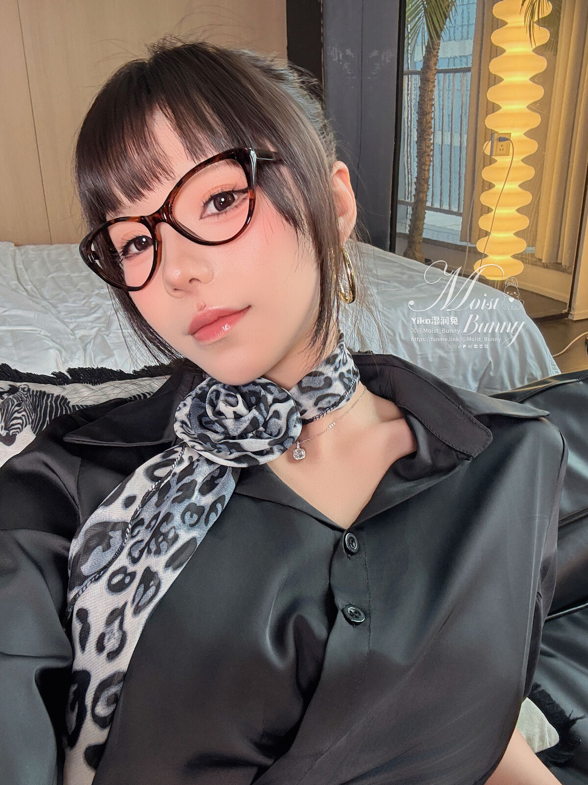 Coser@黏黏团子兔 – 04月作品 总裁攻略 Buttons Part02 (72P)