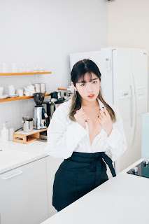 [Loozy] Sonson (손손) – Nude Apron