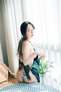 [Loozy] Son Ye-Eun (손예은) – Nudy Painter + S.ver