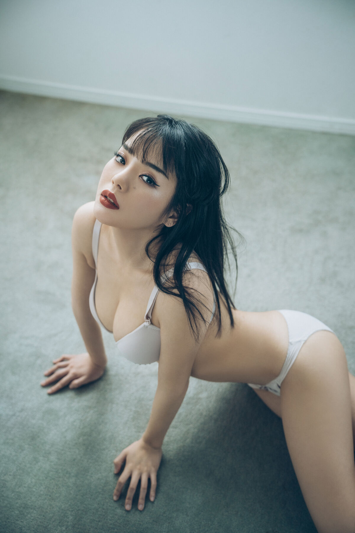 EIMI – Undergarments (88P)