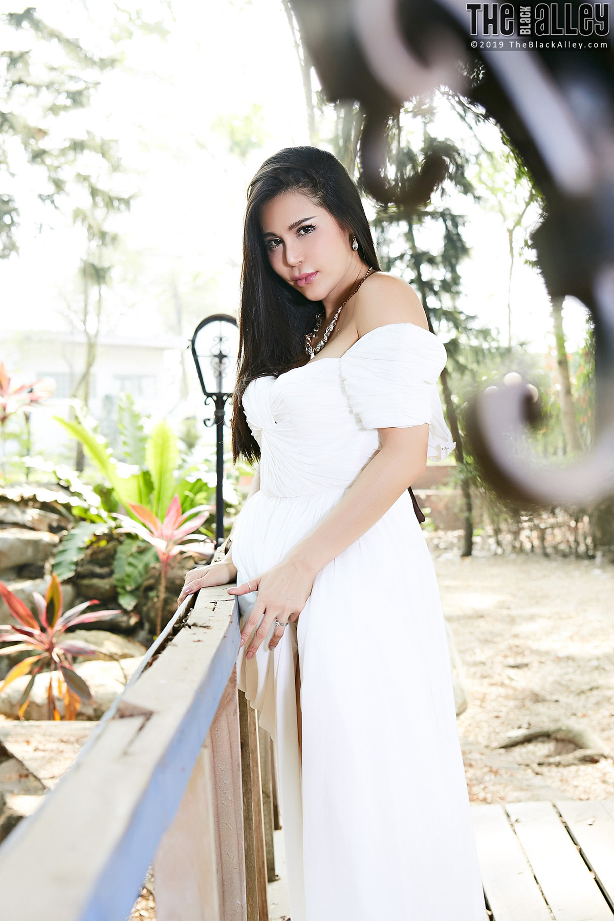 Natalie Wang The Black Alley Photobook Set.100