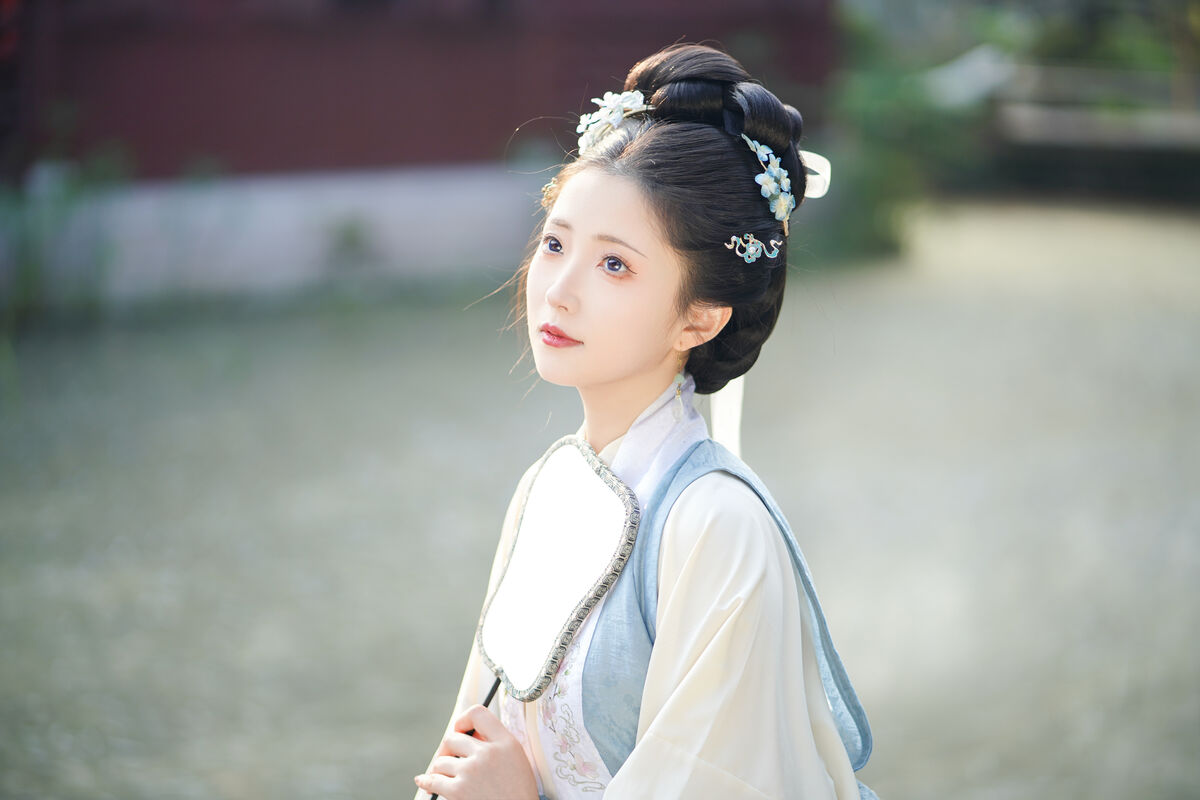 YiTuYu艺图语 Vol.8507 兔牙w (24P)