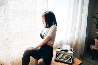 [Loozy] Son Ye-Eun (손예은) – Officegirls Vacation Vol.1
