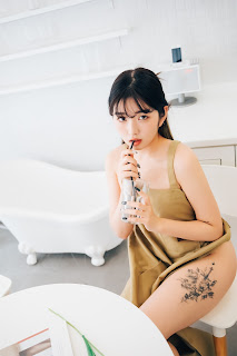 [Loozy] Sonson (손손) – Nude Apron