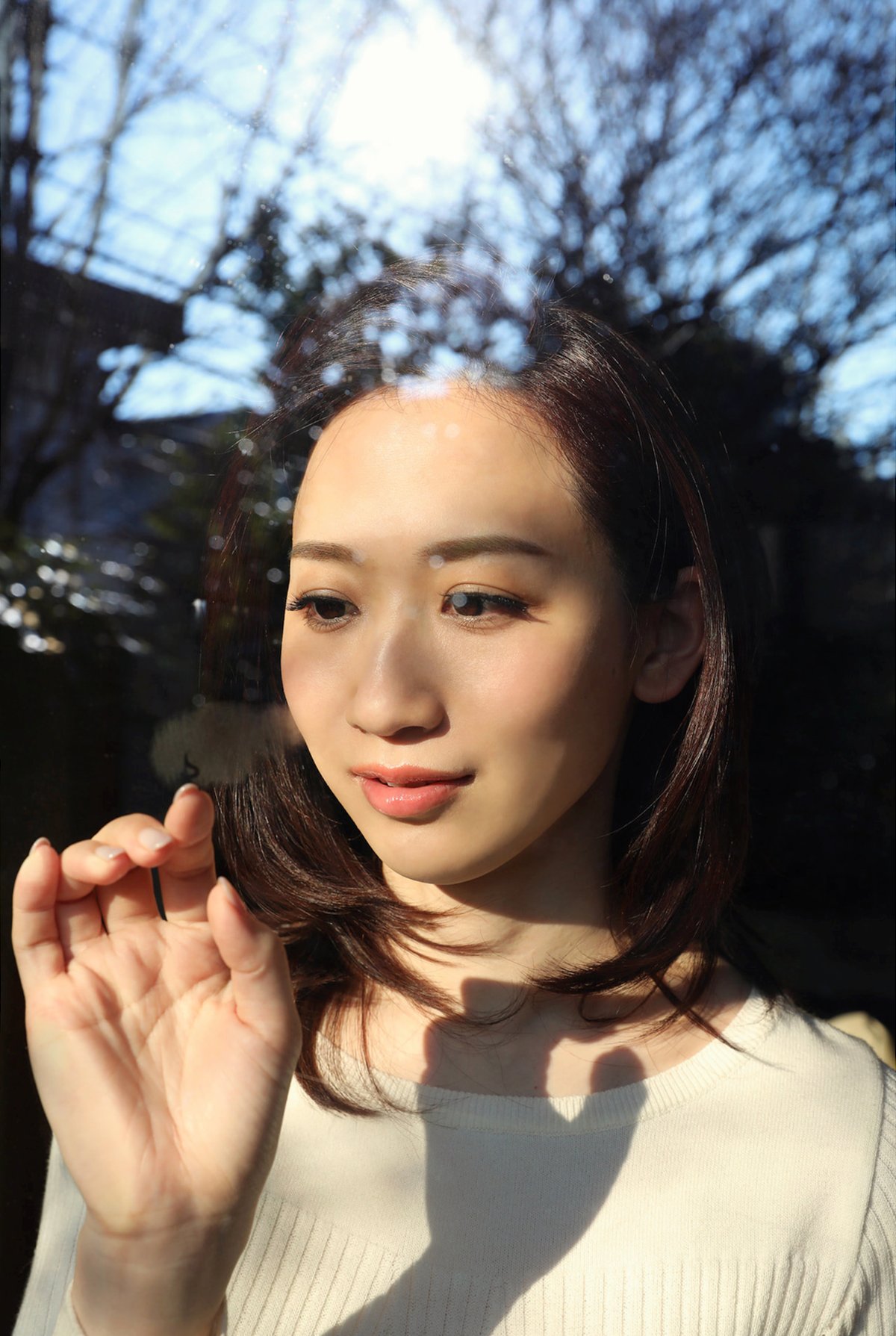 JP Mito Kana 水戸かな – 花を愛でる人