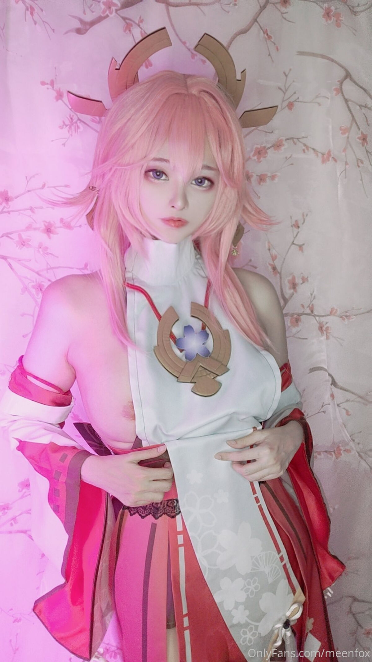 Coser@MeenFox – Genshin Impact And 八重巫女And五郎 (29P – 1V)