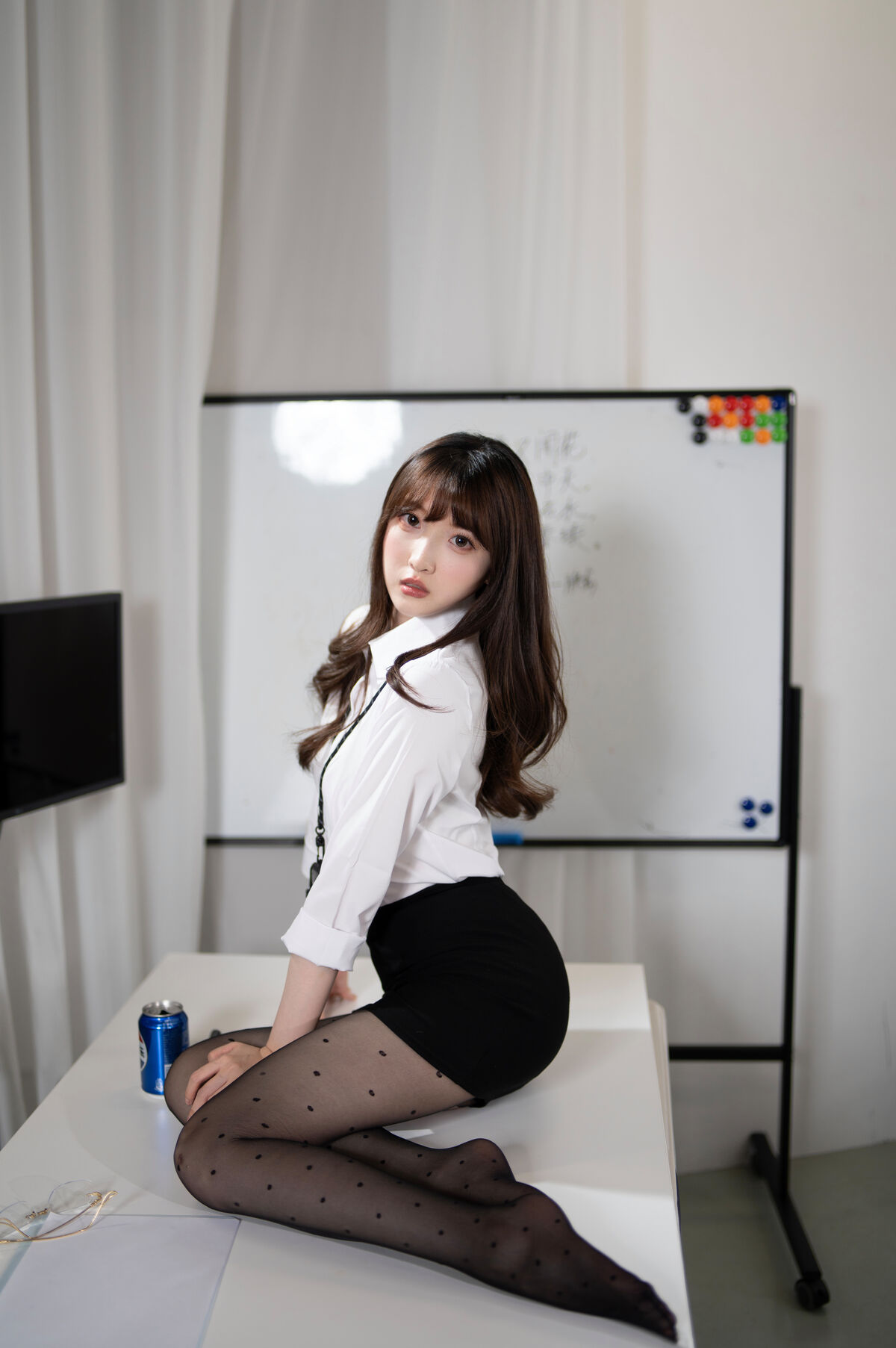 YiTuYu艺图语 Vol.8516 冰冷企鹅 (34P)