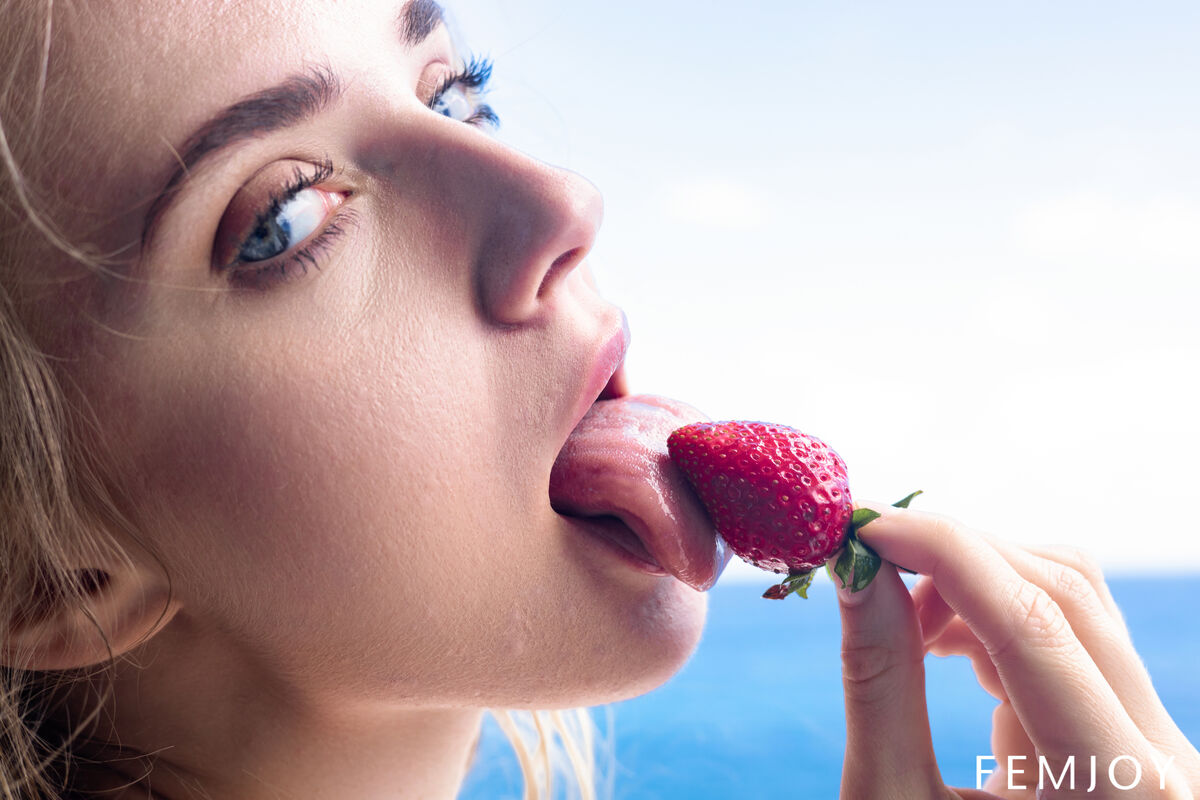FemJoy Oxana Z – Great View (84P)