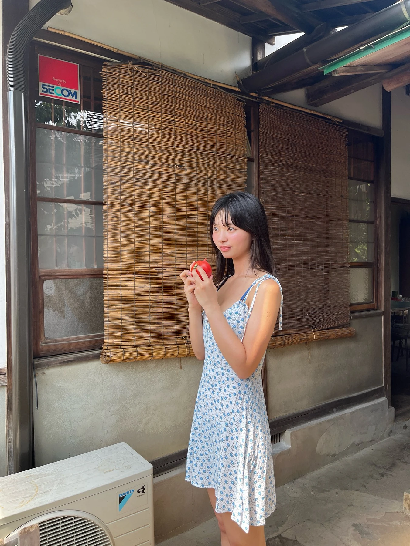 Hina Makino 蒔埜ひな, Young Jump 2025 No.42 (ヤングジャンプ 2025年42号)
