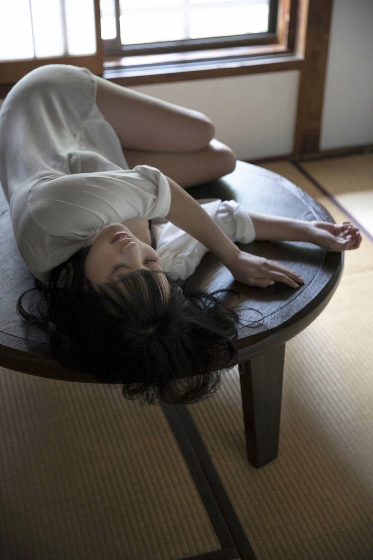 YS Web 2020-12-09 Vol.901 Mariko Seyama 脊山麻理子 – 才女アナウンサーの愛人遊戯