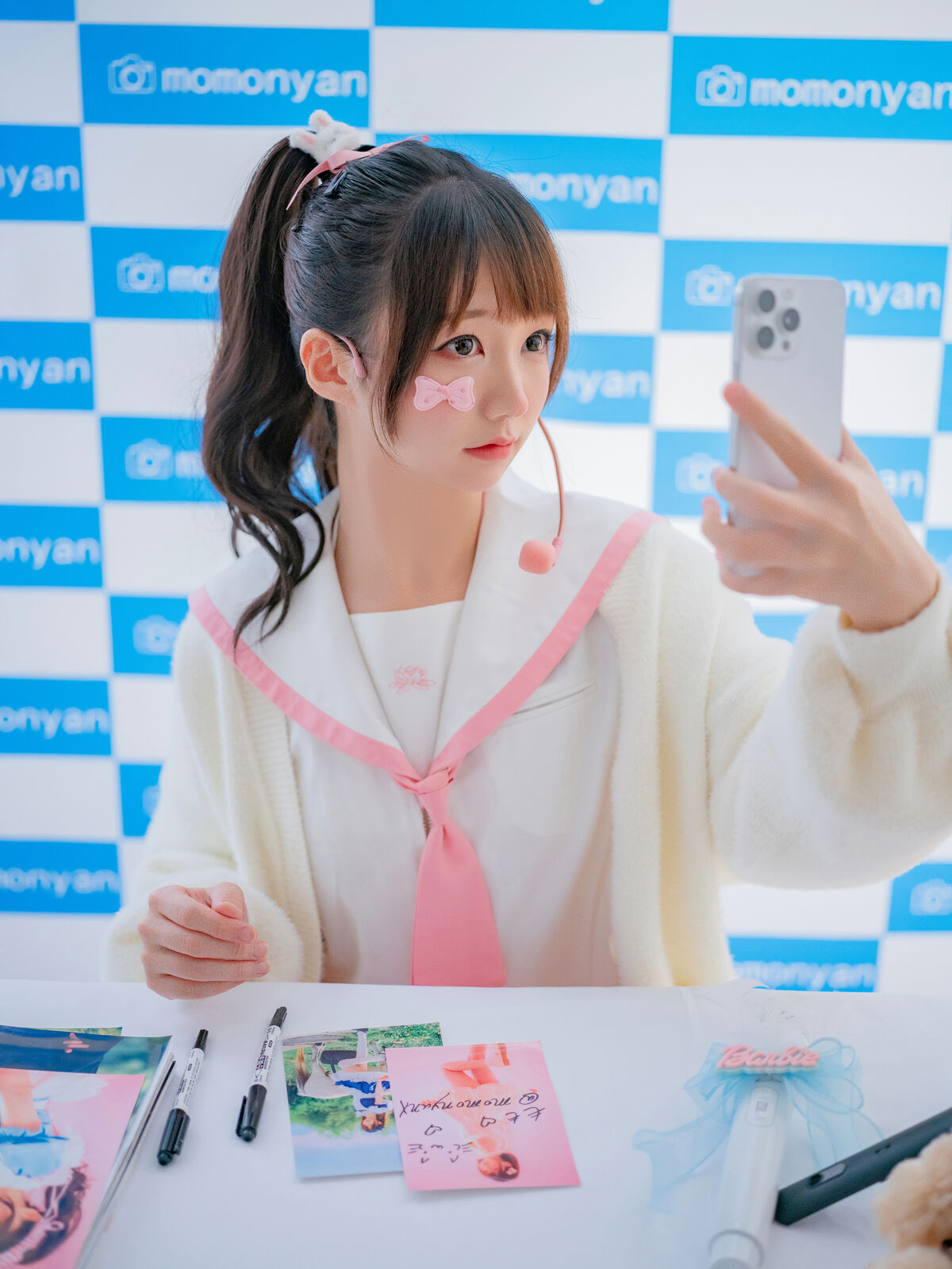 Coser@NAGISA魔物喵 – ビキニアイドルのサイン会 Part01 (61P)