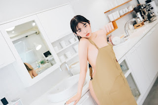 [Loozy] Sonson (손손) – Nude Apron