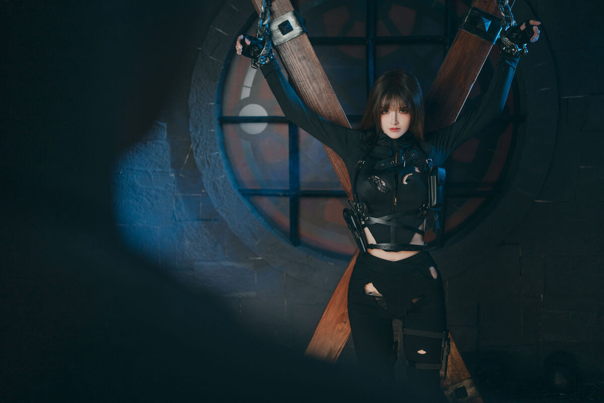 Coser@鹿八岁 – 特工的堕落 后篇 Part01 (56P – 1V)