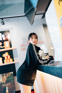 [Loozy] Sonson (손손) – Cinema Girl (+S.Ver)