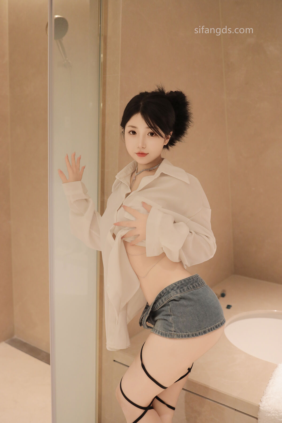 XR Uncensored Chen Xiao Hua 陈小花 – R18 秀人网模特 浴室中的激情 Part01 (47P – 8V)