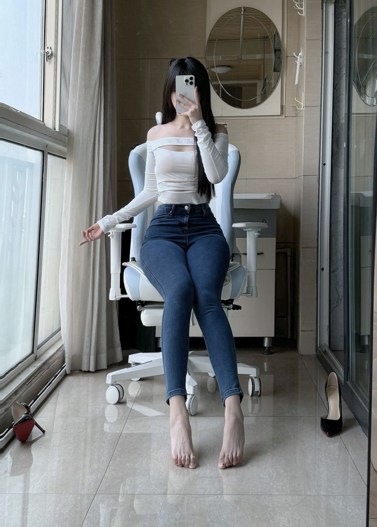 Coser@不可爱羚 – 牛仔裤 (29P – 7V)