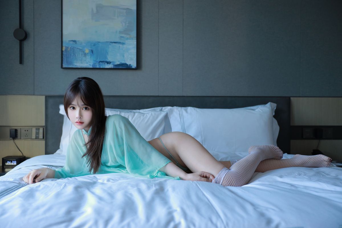 XR Uncensored Evelyn Ai Li Evelyn艾莉 – 秀人嫩模 露三點 Part01 (52P – 1V)