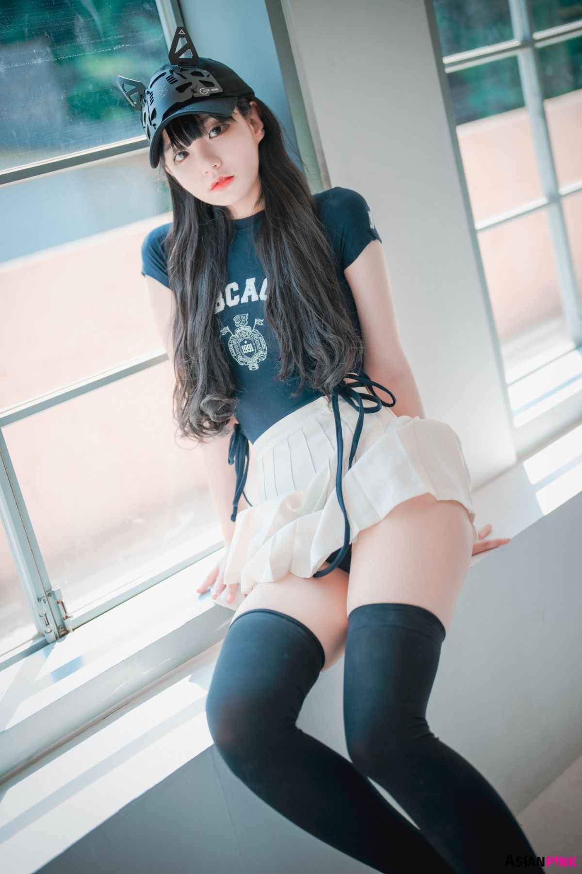 DJAWA Photo – Jeong Jenny (정제니) – Classic Athletic Girl in Navy Blue