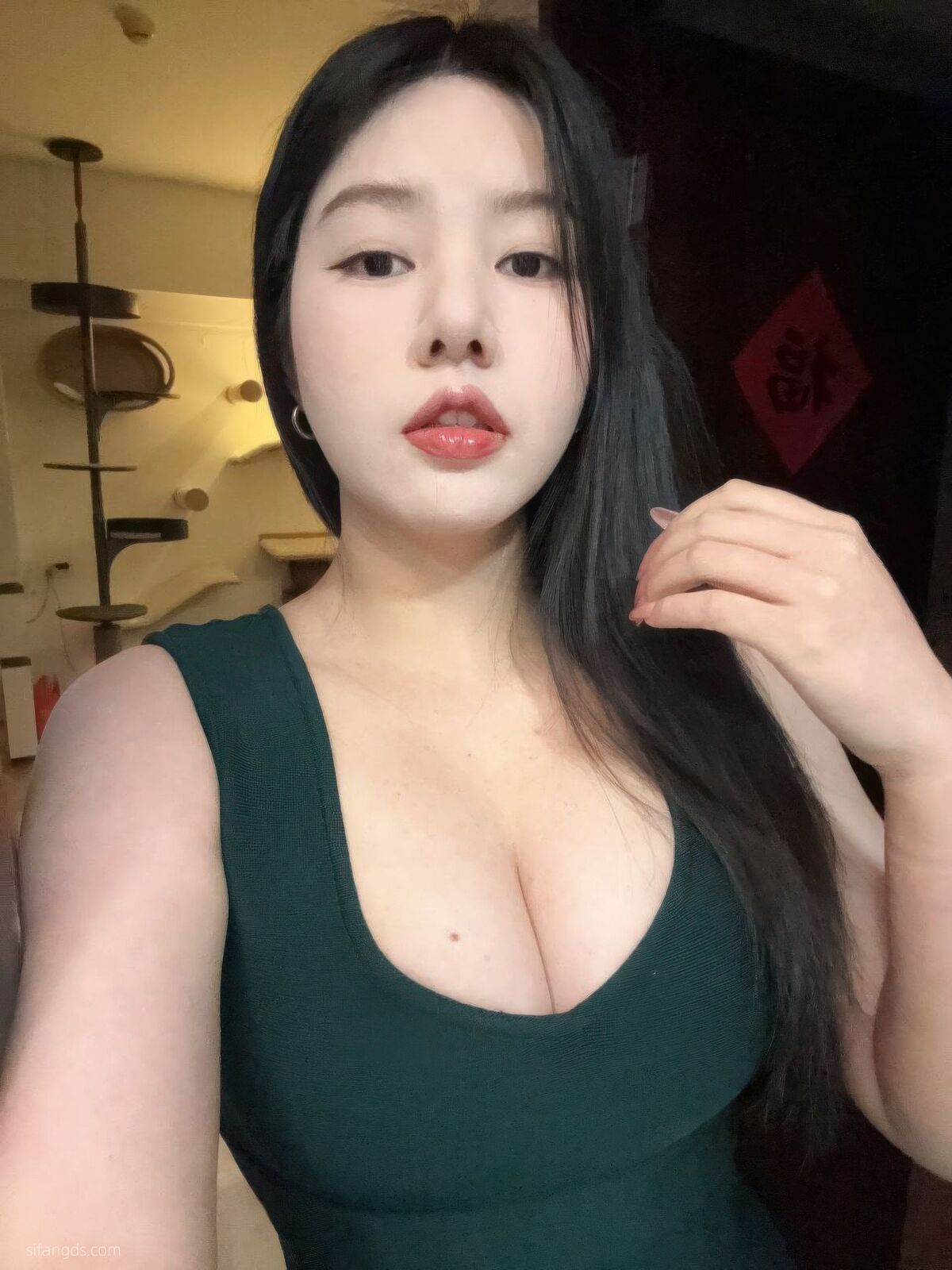 Sha Le Mei Xiao Cang Lao Shi 莎乐美小苍老师 – 网红外围 最新私密群门槛福利 Part01 (61P – 28V)