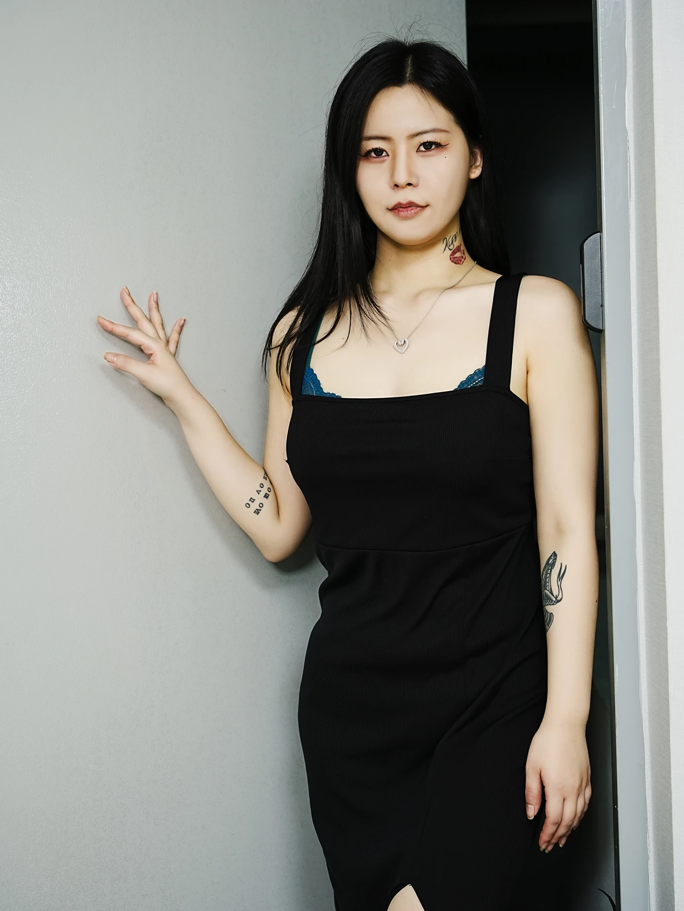 Choi Ri 최리, Photobook Vol.02 「Missy Look」 Set.01