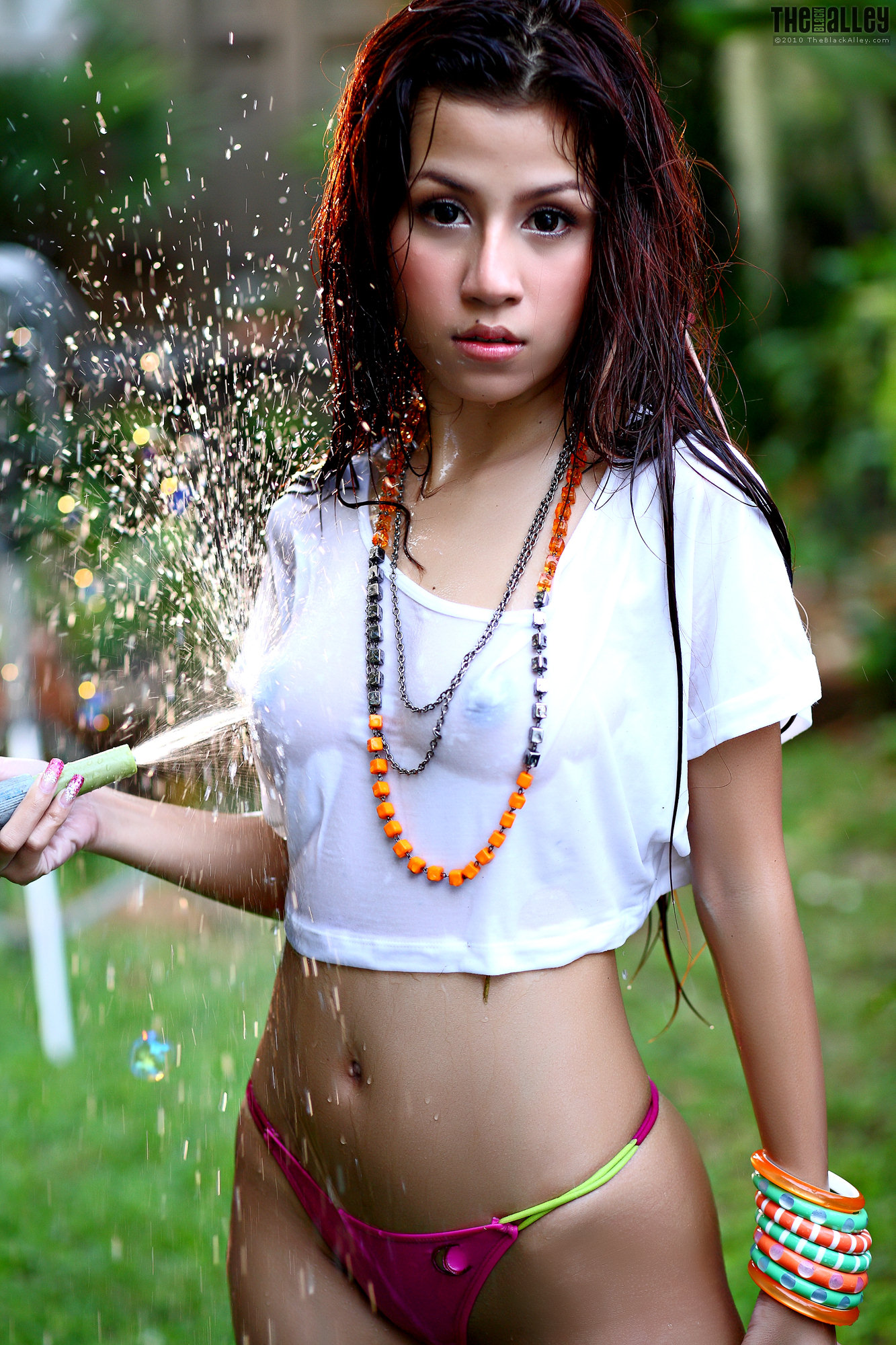 Lydia The Black Alley Photobook Set.04
