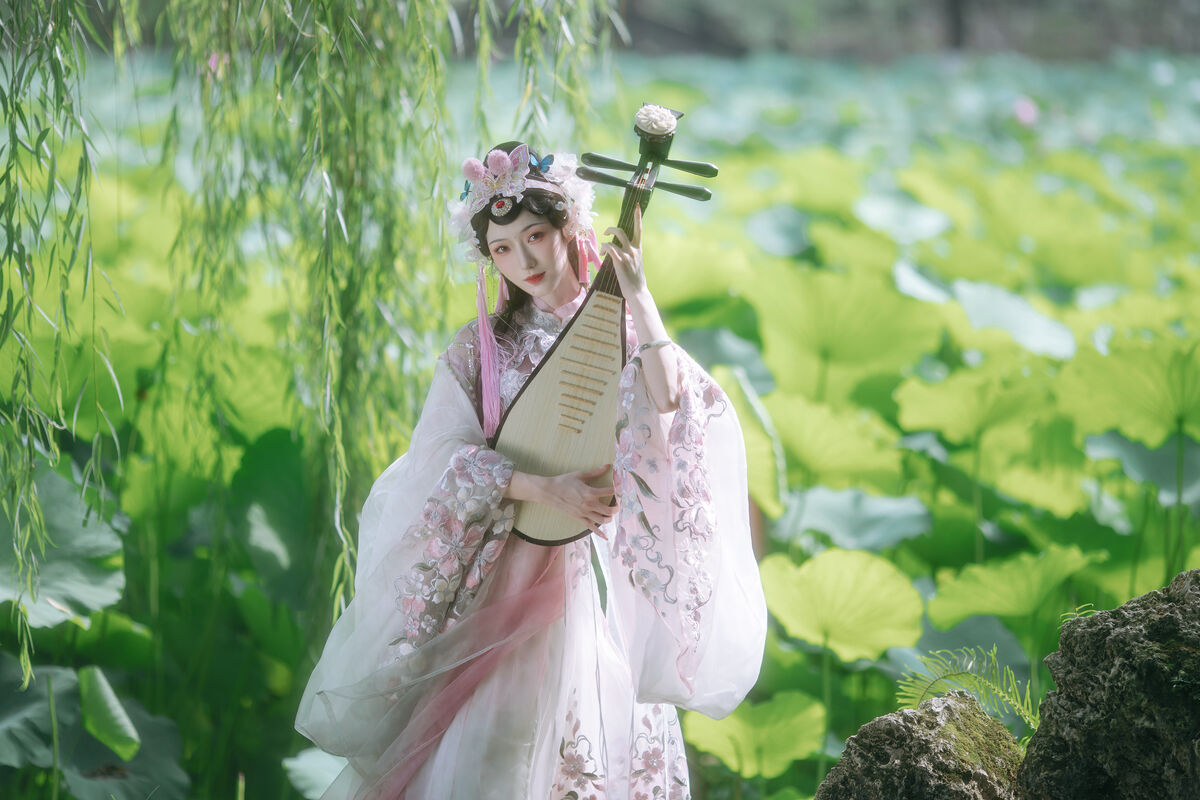 YiTuYu艺图语 Vol.8510 就是景年 (23P)