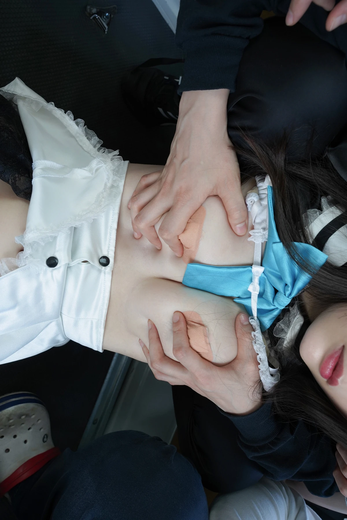 Sui Utatane うたたね翠, Mizuna Shione 水那しおね, 写真集 「野生のメイドがあらわれた！」 Set.04