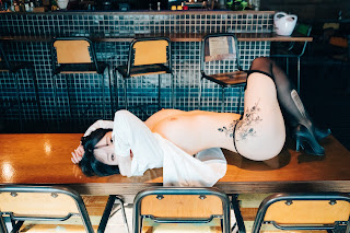 [Loozy] Son Ye-Eun (손예은) – Tainted Love Bar