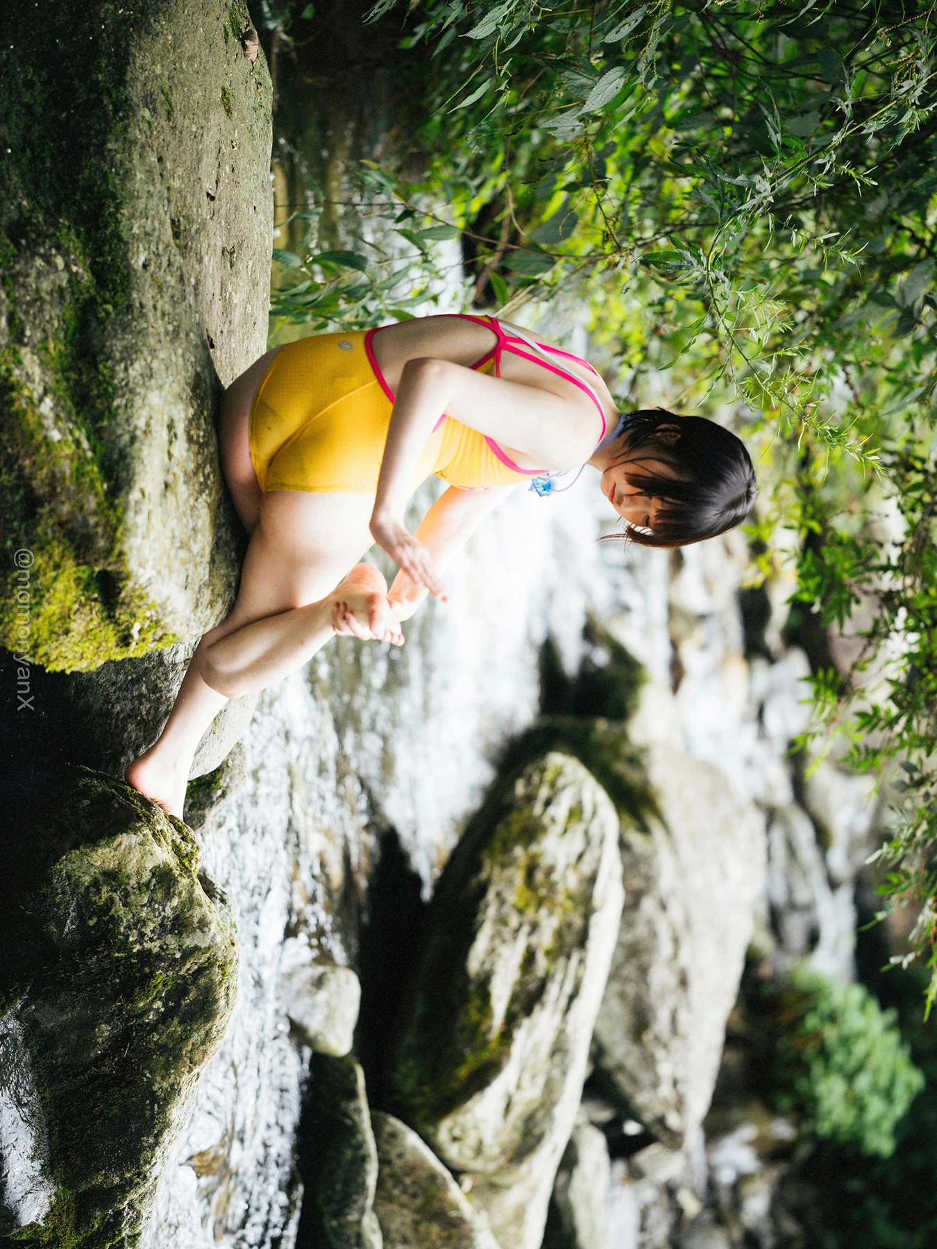 Shizuku しずく, 写真集 Fantia 原魔物喵 「夏の小川」 Set.01