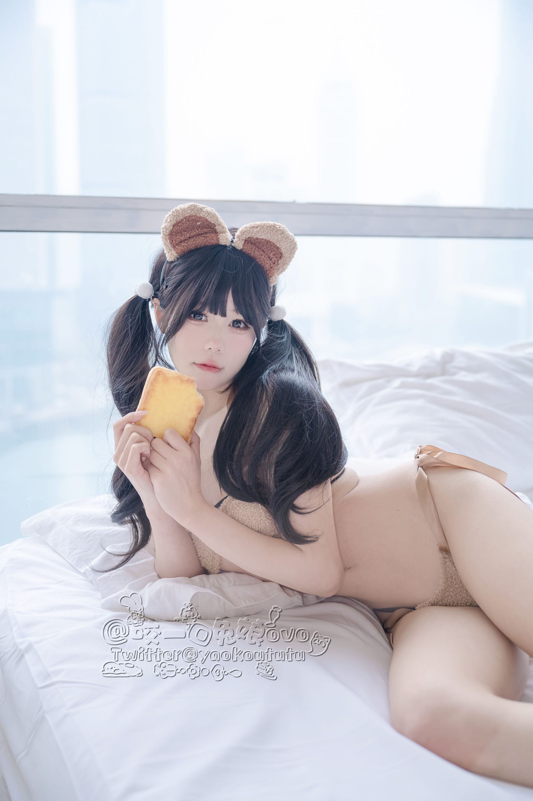 [福利COS] 咬一口兔娘 - 小熊睡衣